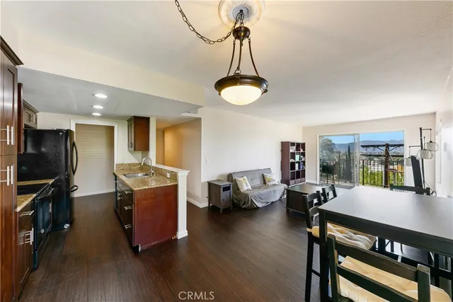 $649,000 | 1517 East Garfield Avenue, Unit 53, Glendale, CA 91205