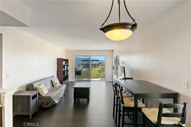 $649,000 | 1517 East Garfield Avenue, Unit 53, Glendale, CA 91205