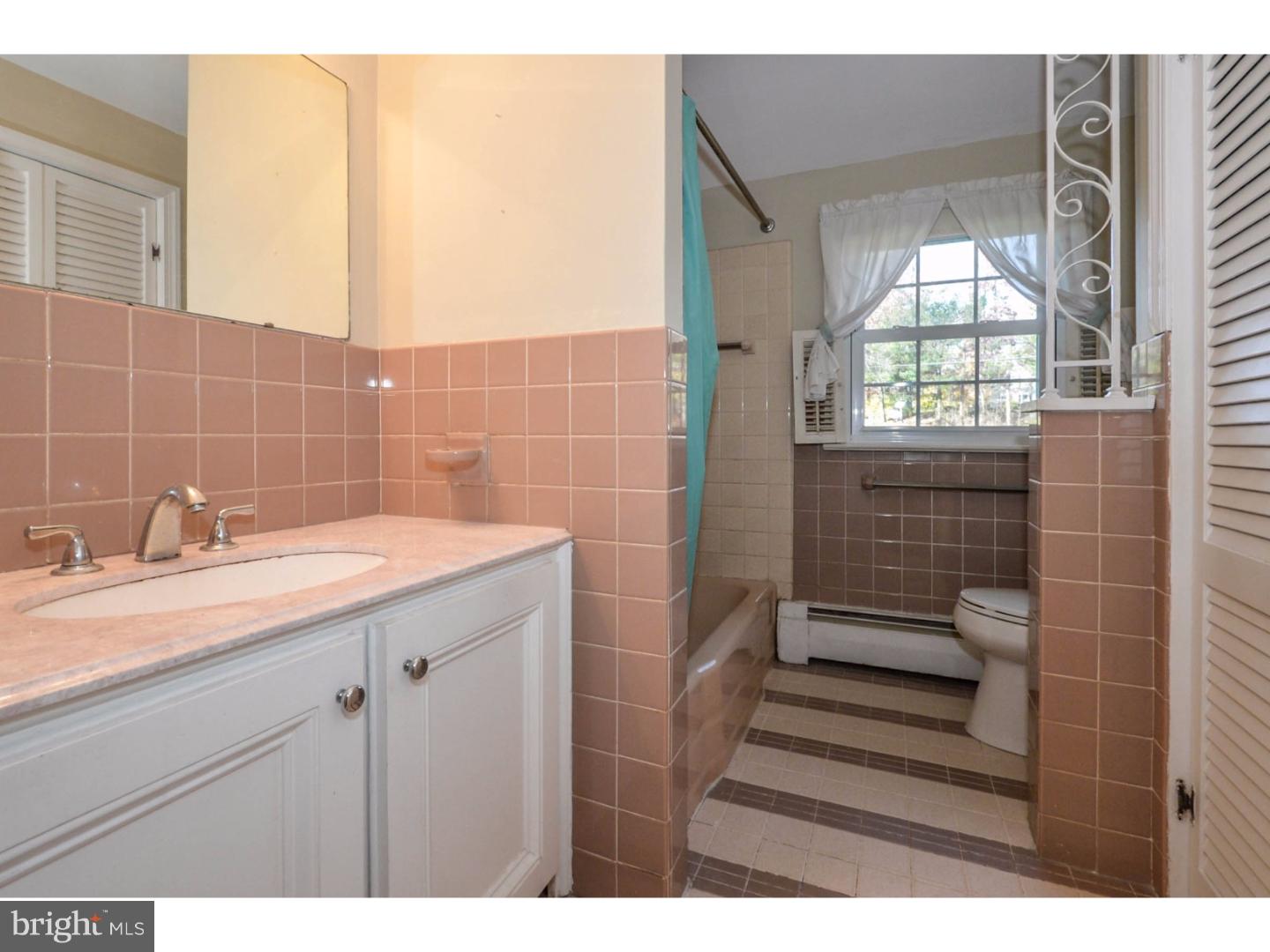 18 Chalfont Road Chalfont, PA 18914 - Photo 18 of 25 Bathroom