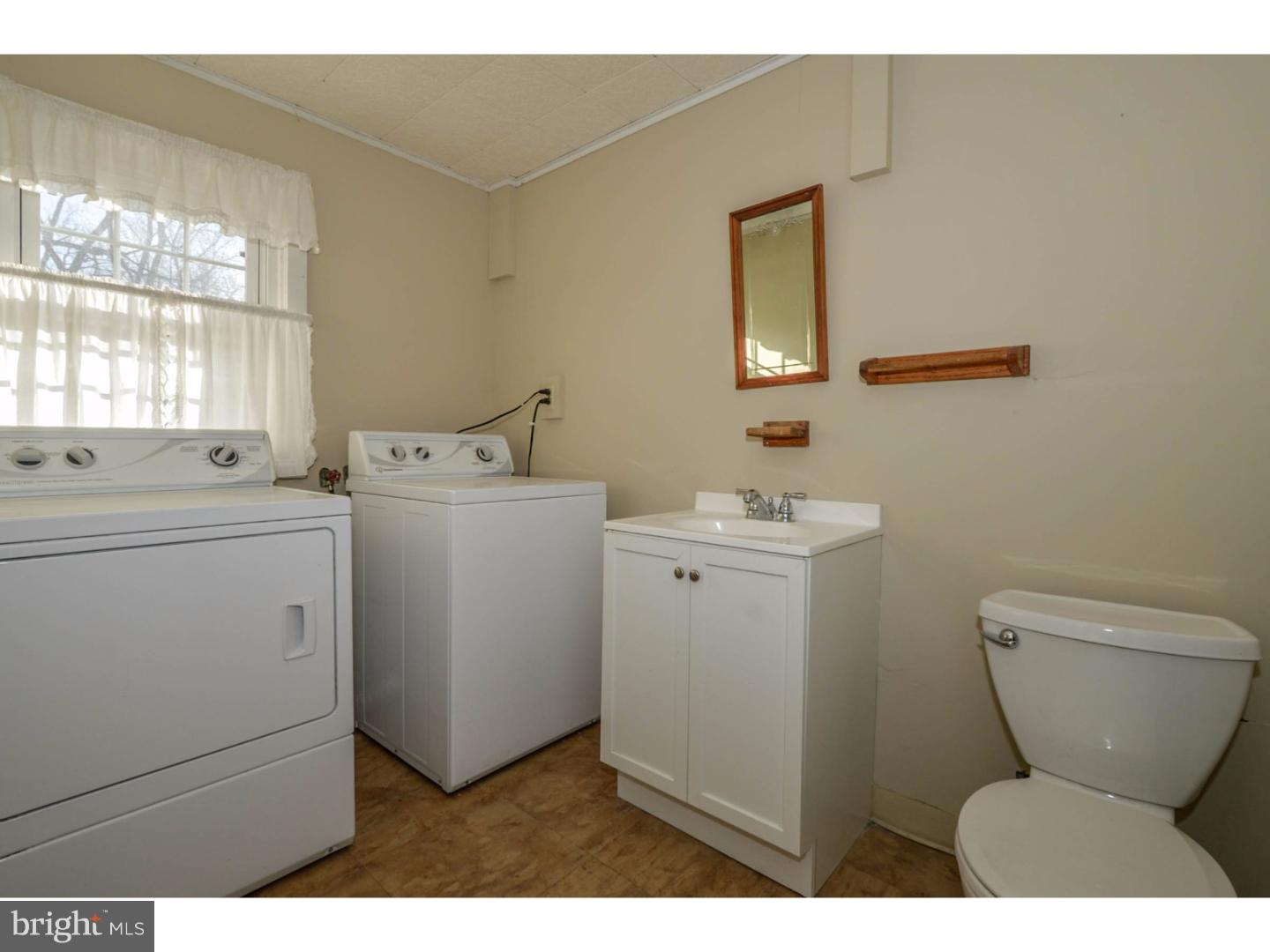 18 Chalfont Road Chalfont, PA 18914 - Photo 21 of 25 Laundry Room