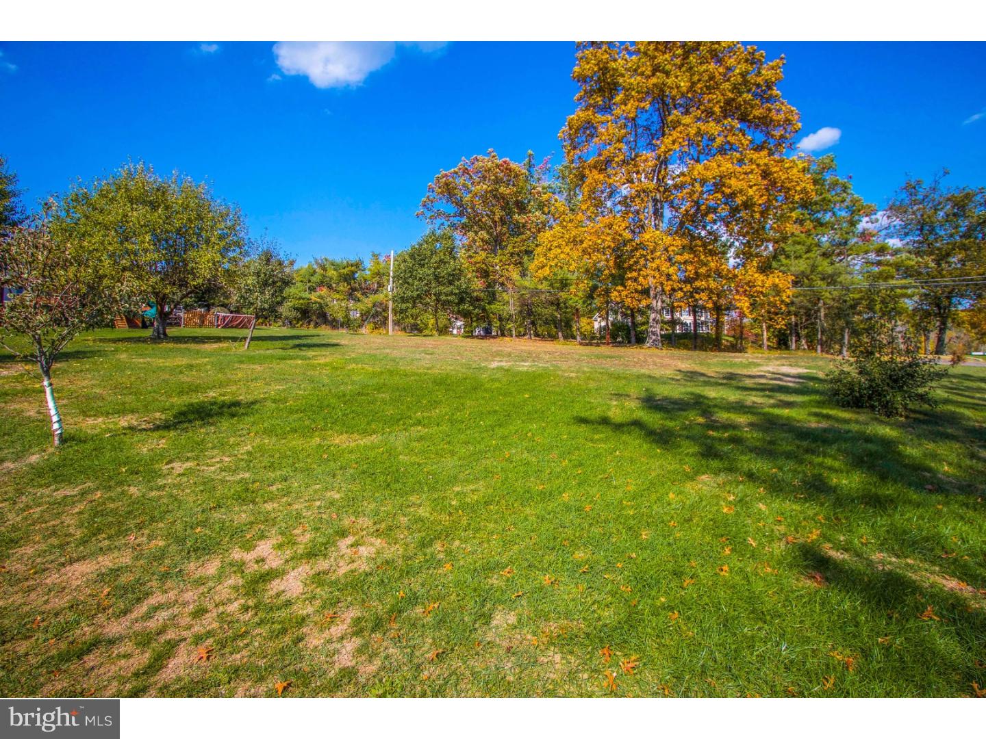 18 Chalfont Road Chalfont, PA 18914 - Photo 4 of 25 Back Yard