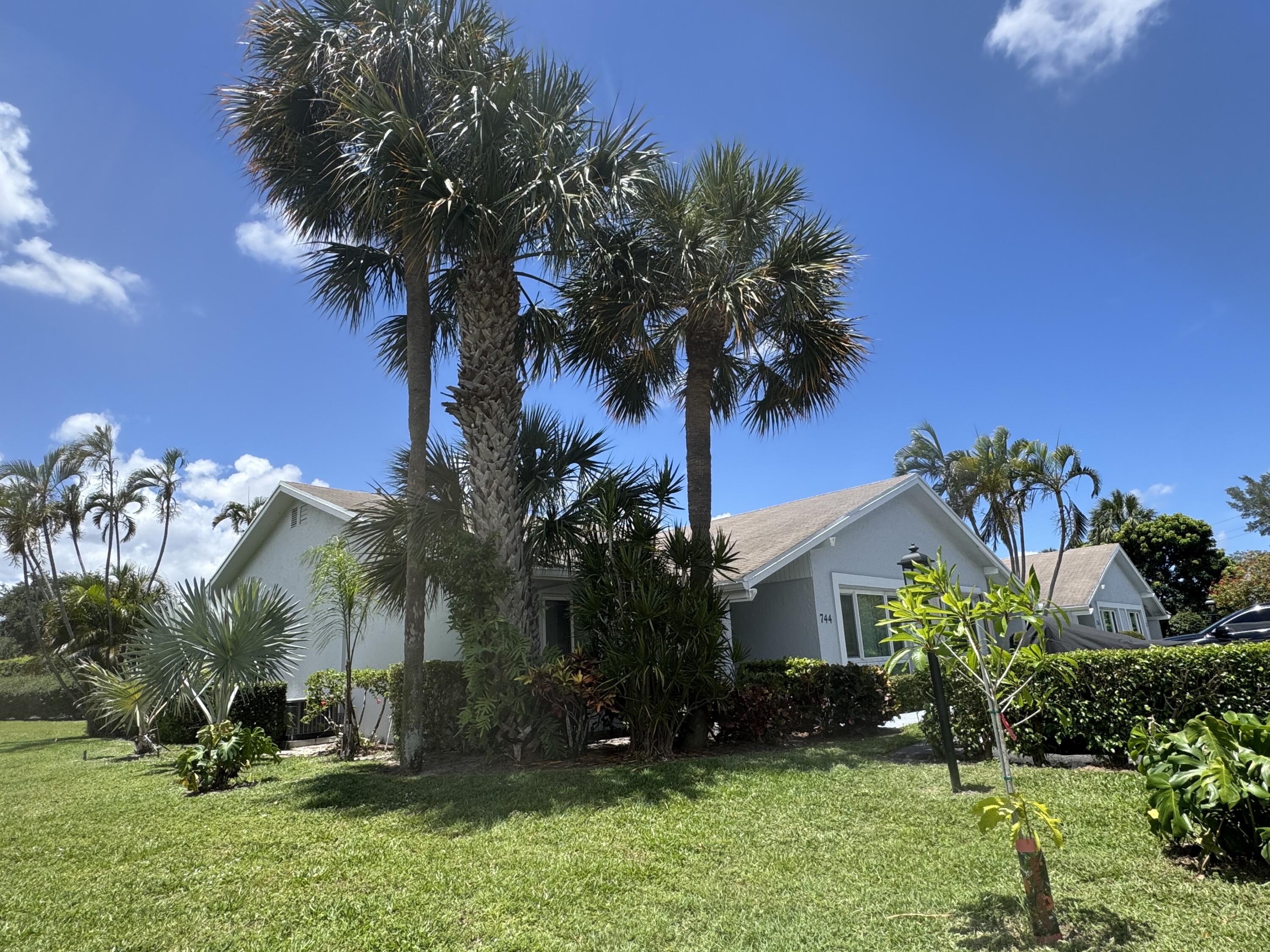 744 Lago Road, Unit 1F Delray Beach, FL 33445 - Photo 6 of 25 IMG_1326