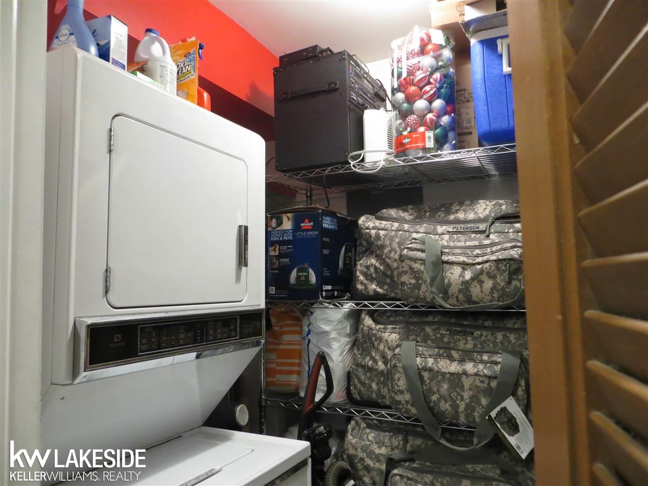 1572 Meadow Drive Rochester, MI 48307 - Photo 7 of 33 31346624-6.JPG