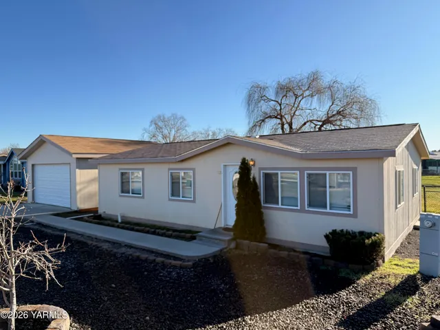 $315,000 | 3701 Gun Club Road, Unit 152, Yakima, WA 98901