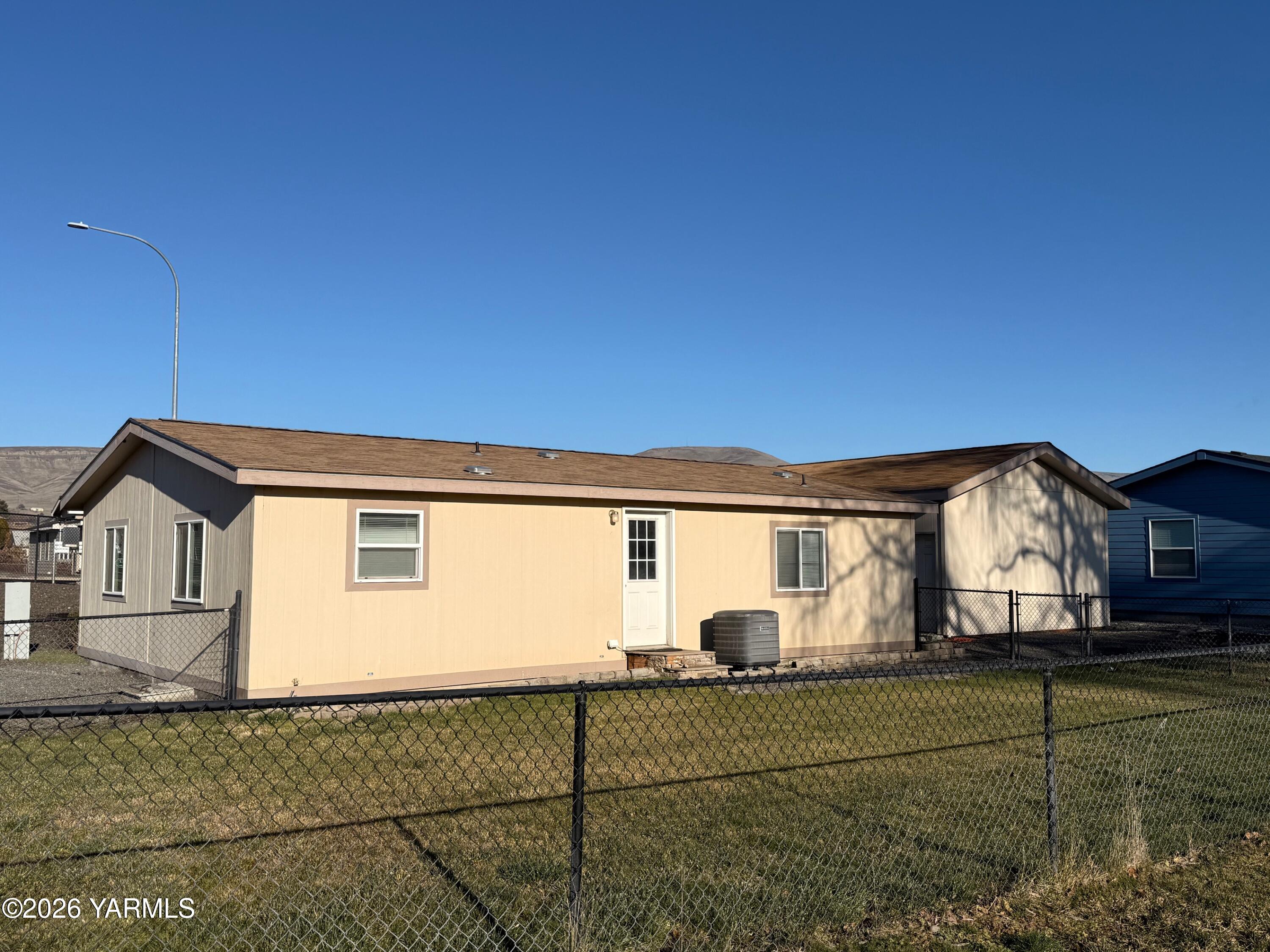 3701 Gun Club Road, Unit 152 Yakima, WA 98901 - Photo 2 of 14 IMG_1328