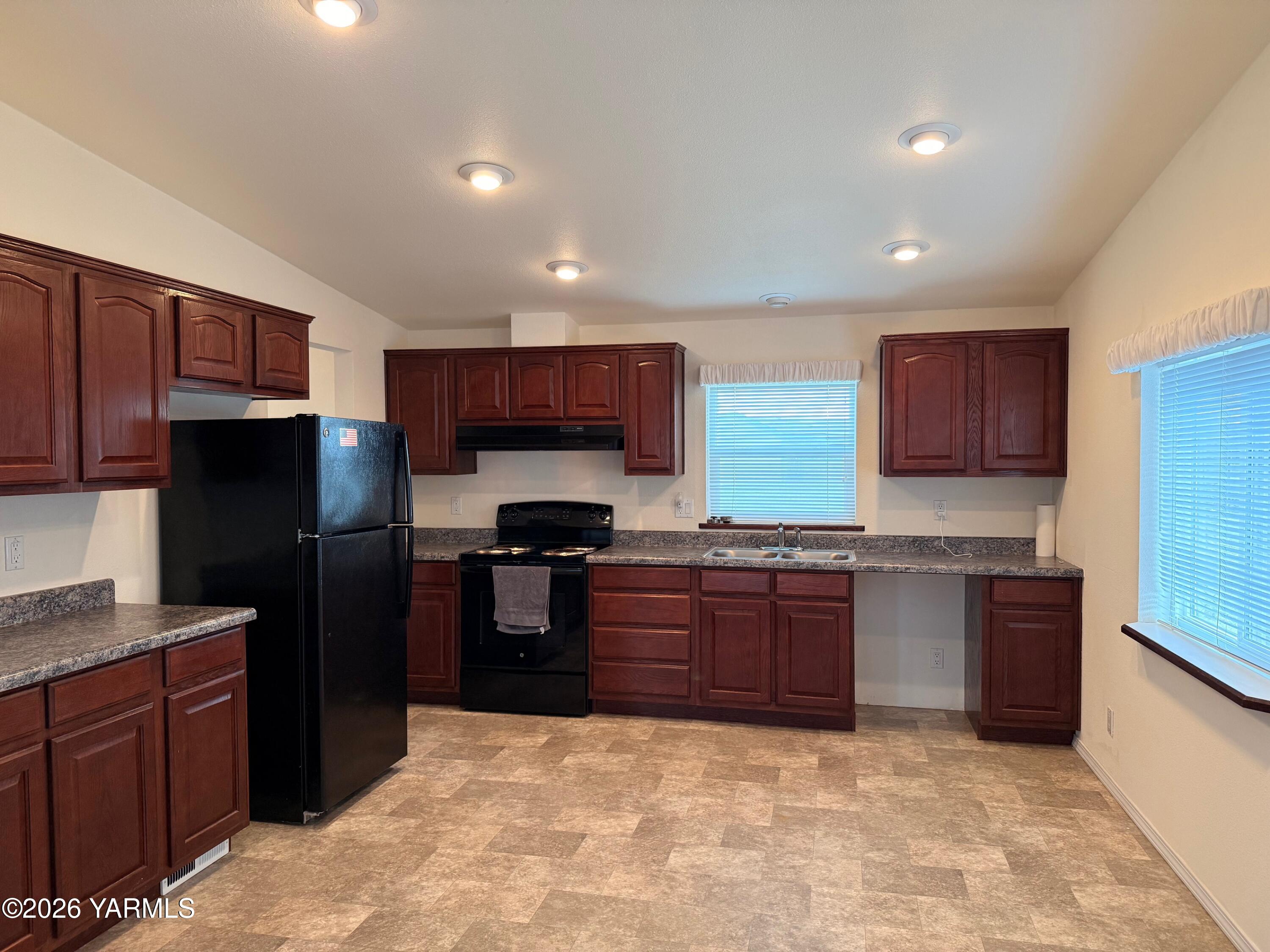 3701 Gun Club Road, Unit 152 Yakima, WA 98901 - Photo 3 of 14 IMG_1334