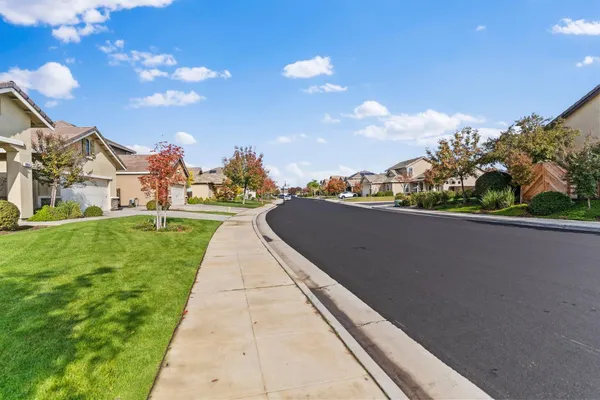 $620,000 | 2914 Blackwood Avenue, Clovis, CA 93619