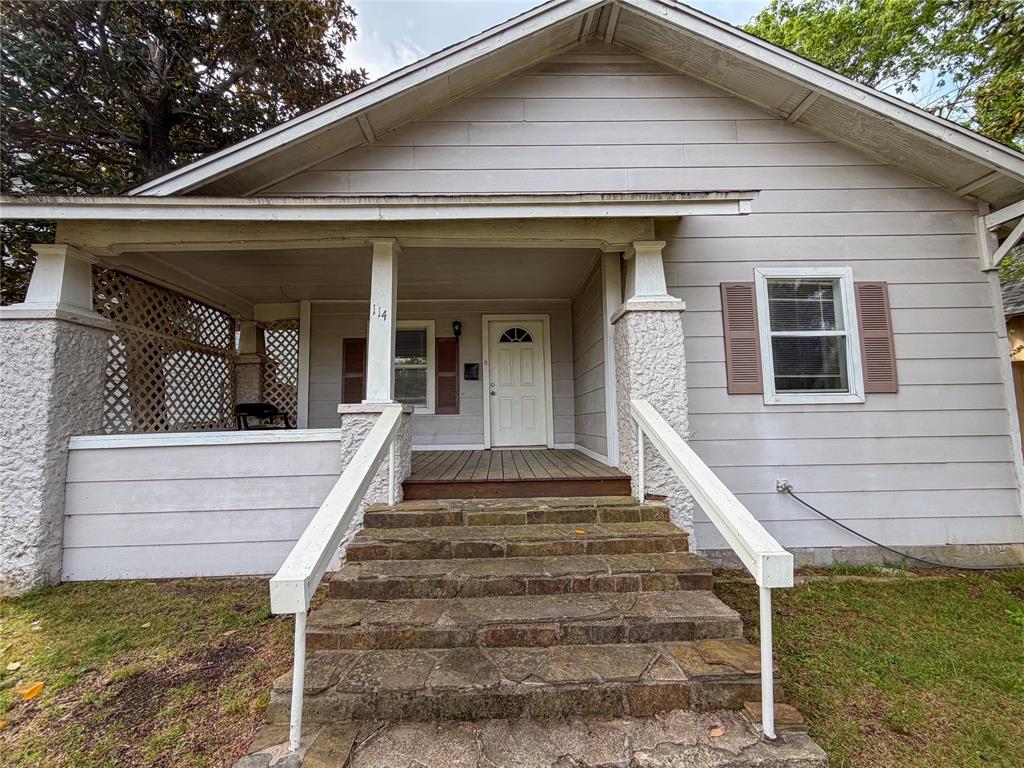 114 East Hull Street Denison, TX 75021 - Photo 1 of 19