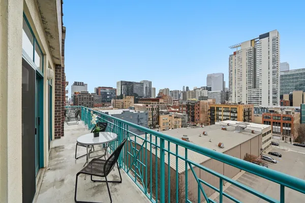 $755,000 | 910 West Madison Street, Unit 808, Chicago, IL 60607