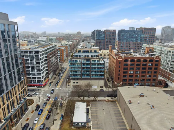$755,000 | 910 West Madison Street, Unit 808, Chicago, IL 60607