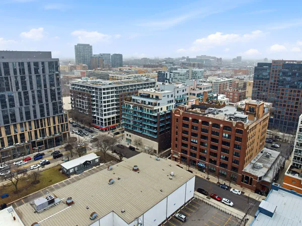 $755,000 | 910 West Madison Street, Unit 808, Chicago, IL 60607