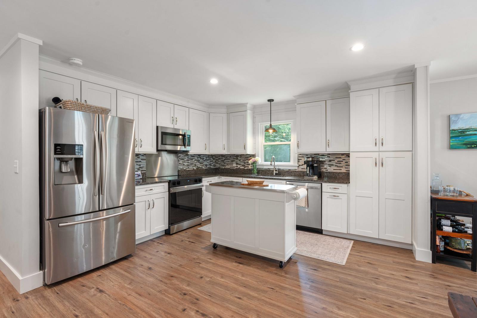 1633 Longview Road Mount Pleasant, SC 29464 - Photo 8 of 29