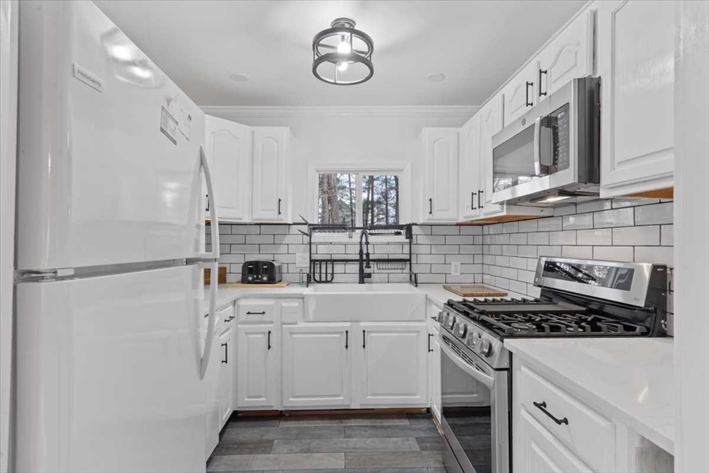 151 Bridle Road Billerica, MA 01821 - Photo 14 of 31 Gallery Image 14