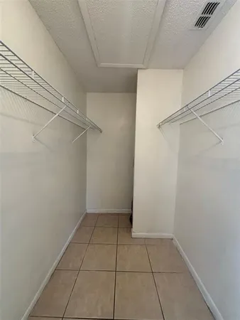 $1,350 | 5232 Via Hacienda Circle, Unit 219, Orlando, FL 32839