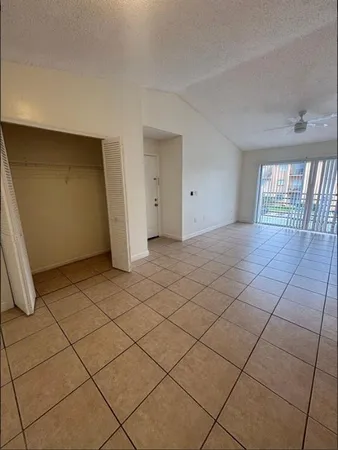 $1,350 | 5232 Via Hacienda Circle, Unit 219, Orlando, FL 32839