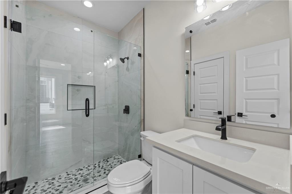 5507 North Crown Point Pharr, TX 78577 - Photo 7 of 12 Gallery Image 7