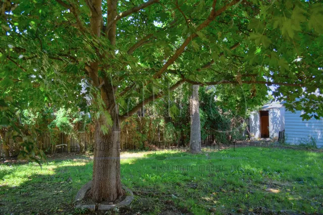 $1,950 | 5709 North C Street, Spokane, WA 99205