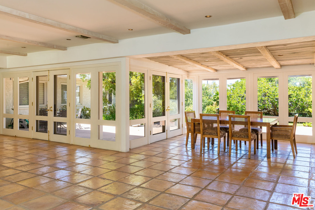 535 North Tigertail Road Los Angeles, CA 90049 - Photo 6 of 15 Gallery Image 6