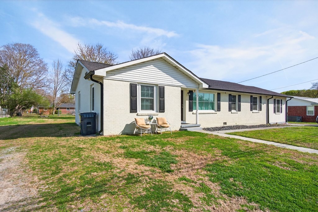 612 Dry Creek Road Smithville, TN 37166 - Photo 2 of 23