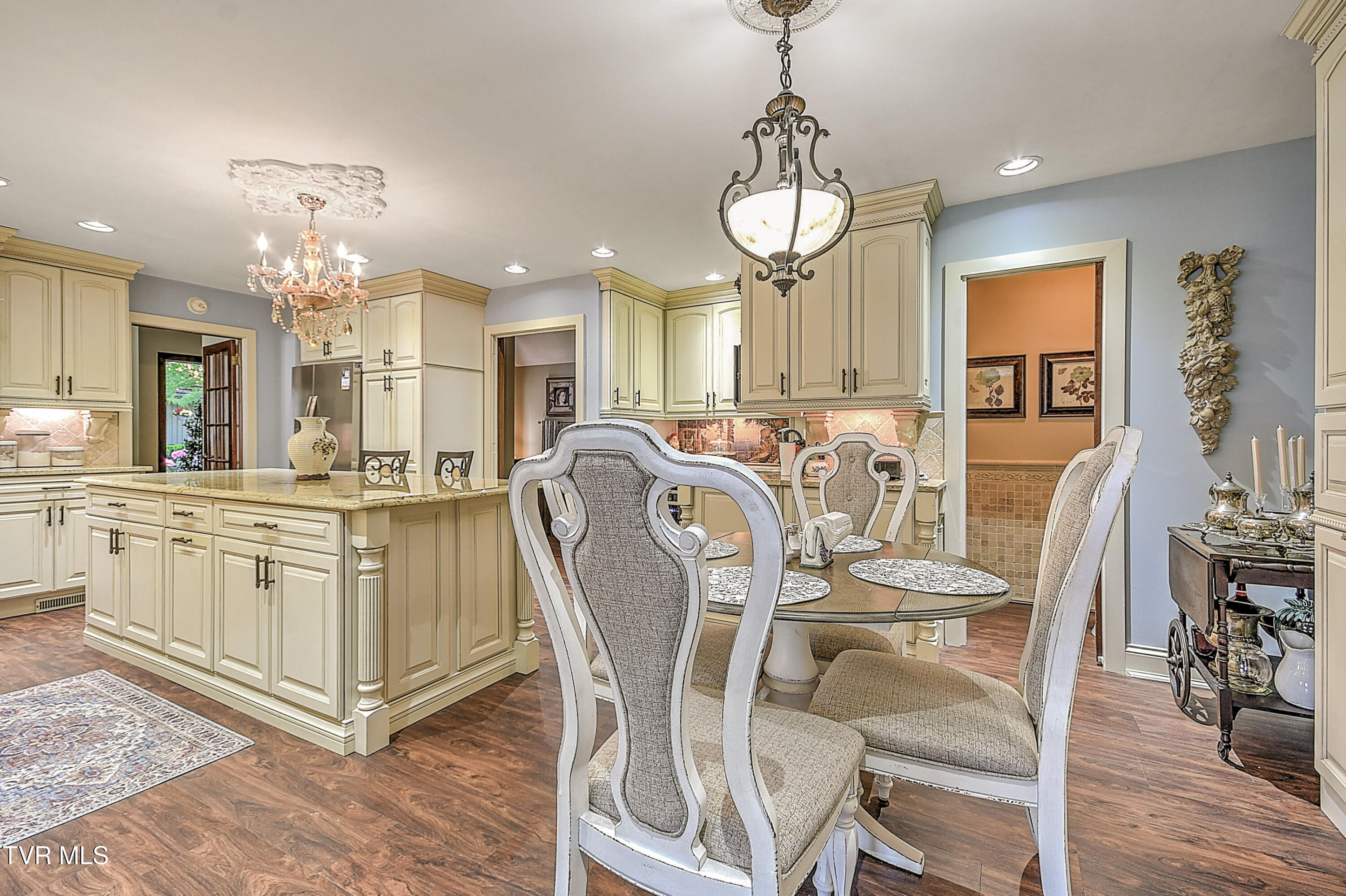 159 Columbine Road Kingsport, TN 37660 - Photo 3 of 108 159 Columbine EH-7
