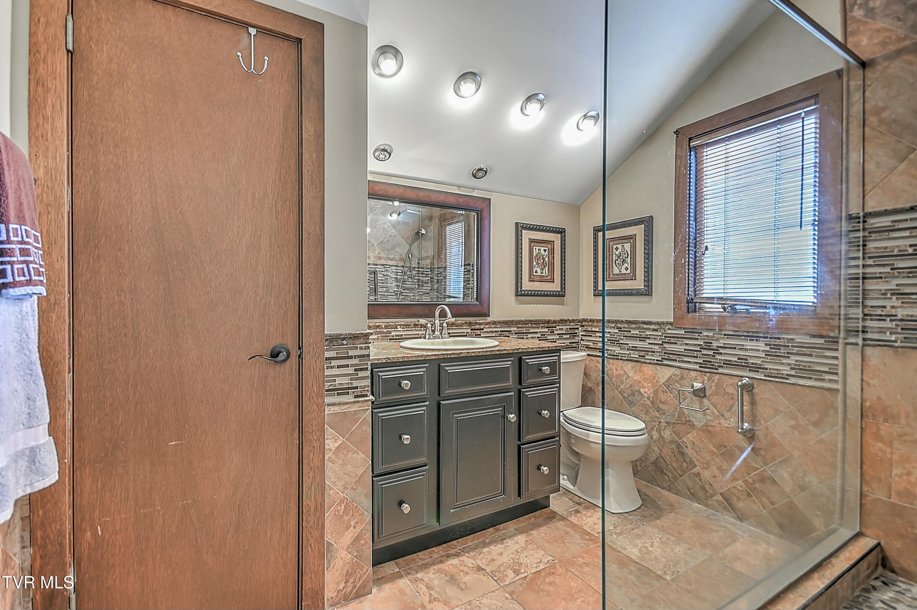 159 Columbine Road Kingsport, TN 37660 - Photo 35 of 108 tempImage7kGDs0