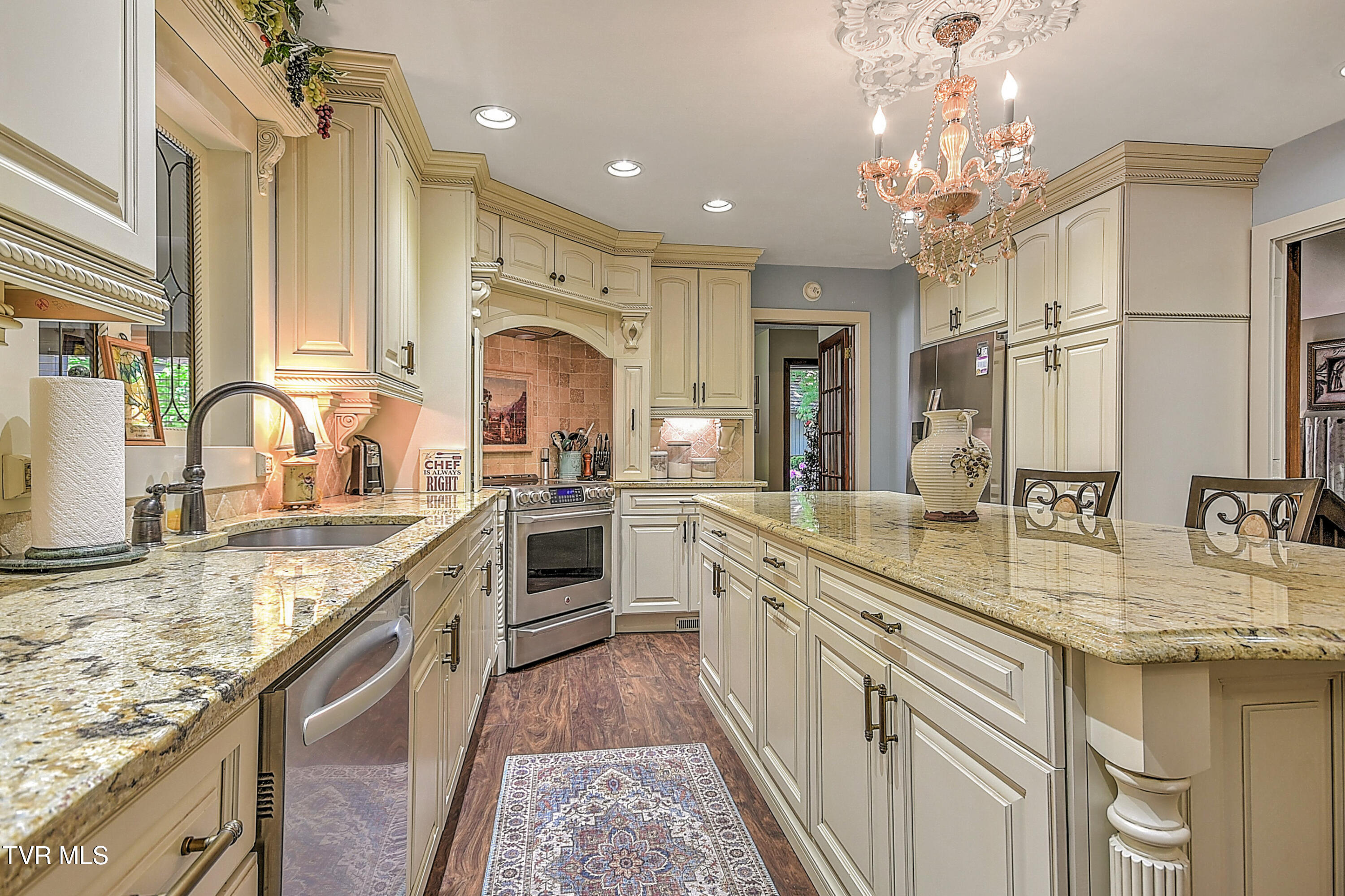 159 Columbine Road Kingsport, TN 37660 - Photo 4 of 108 159 Columbine EH-8