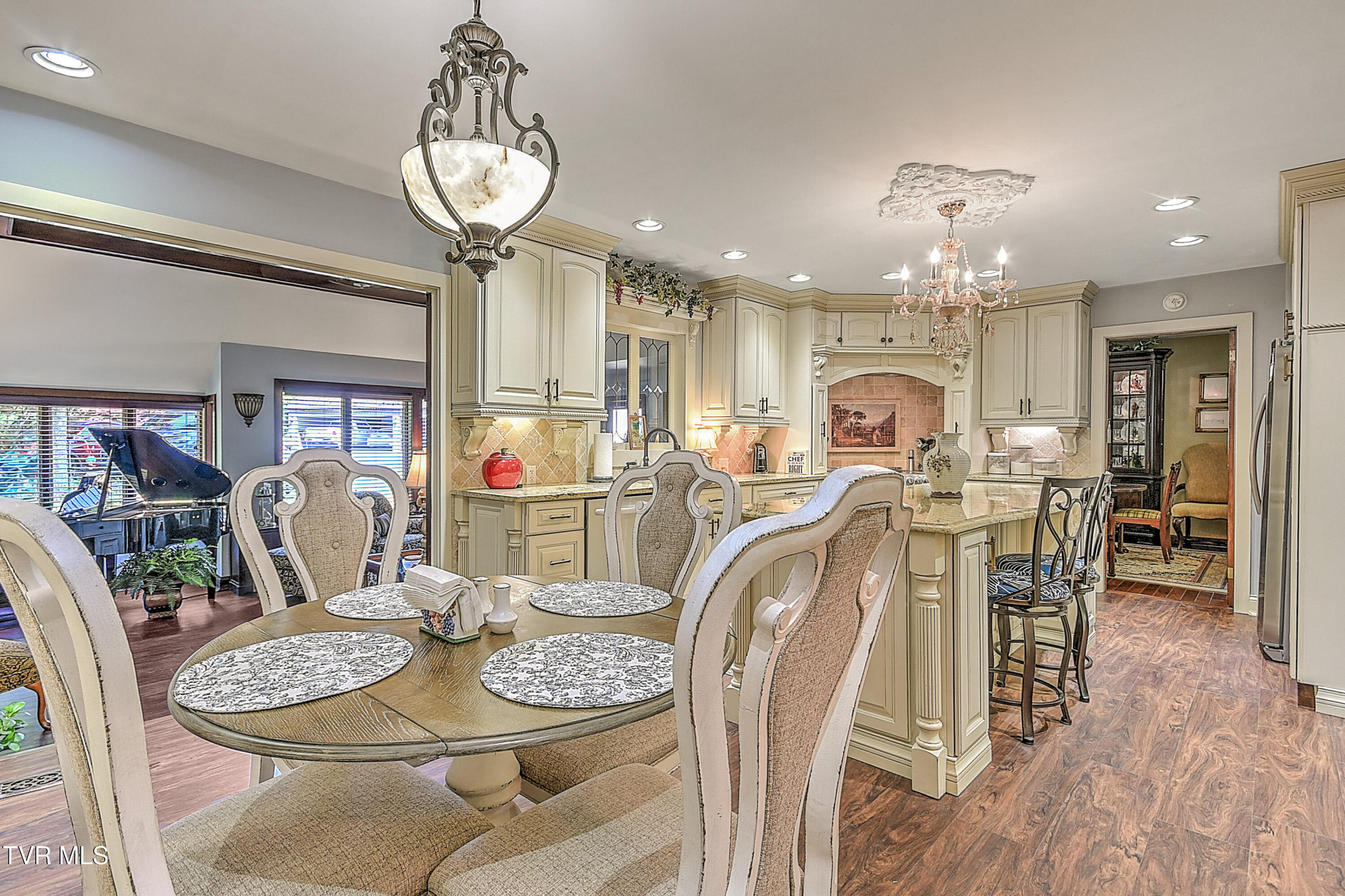159 Columbine Road Kingsport, TN 37660 - Photo 8 of 108 159 Columbine EH-12