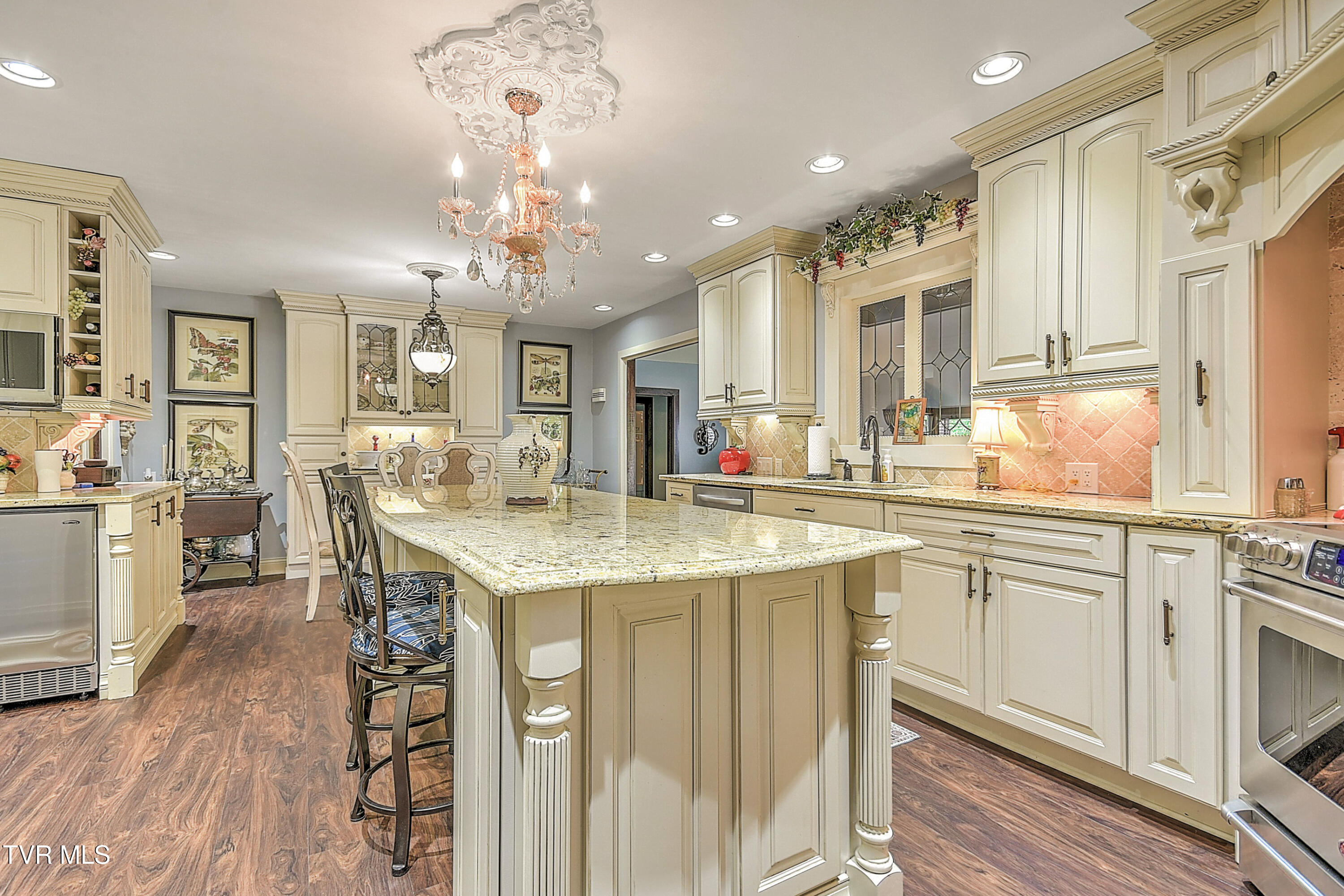 159 Columbine Road Kingsport, TN 37660 - Photo 10 of 108 159 Columbine EH-14