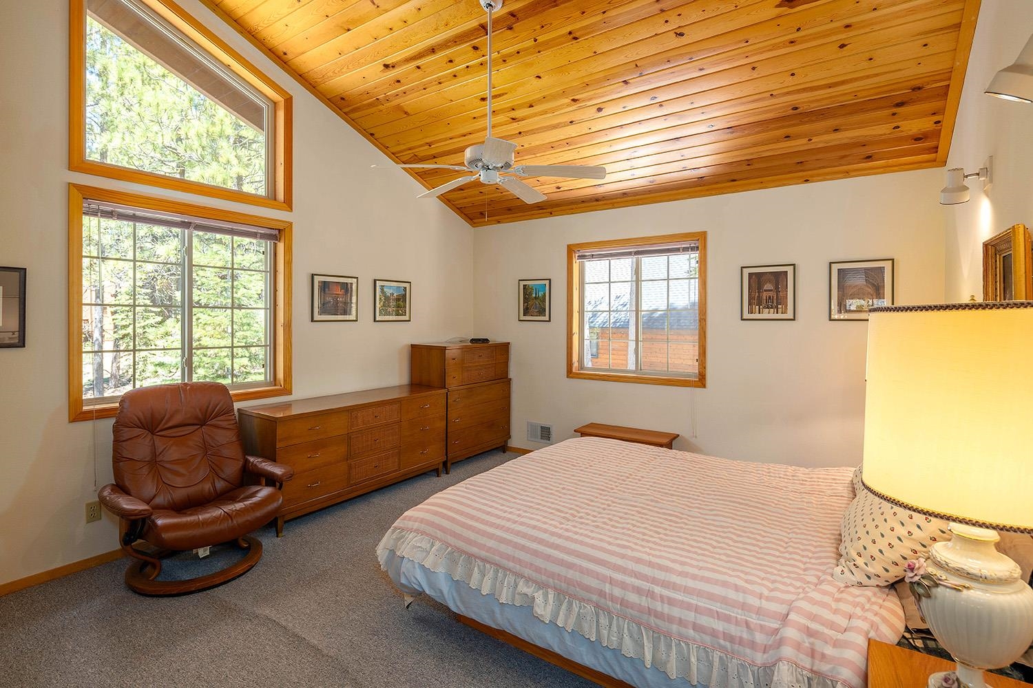 12048 Kitzbuhel Road Truckee, CA 96161 - Photo 8 of 19 Gallery Image 8