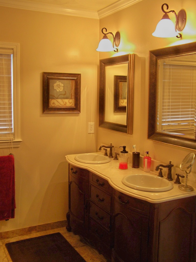 618 North Mill Road Salem, VA 24153 - Photo 15 of 26 Double Vanity in MBA