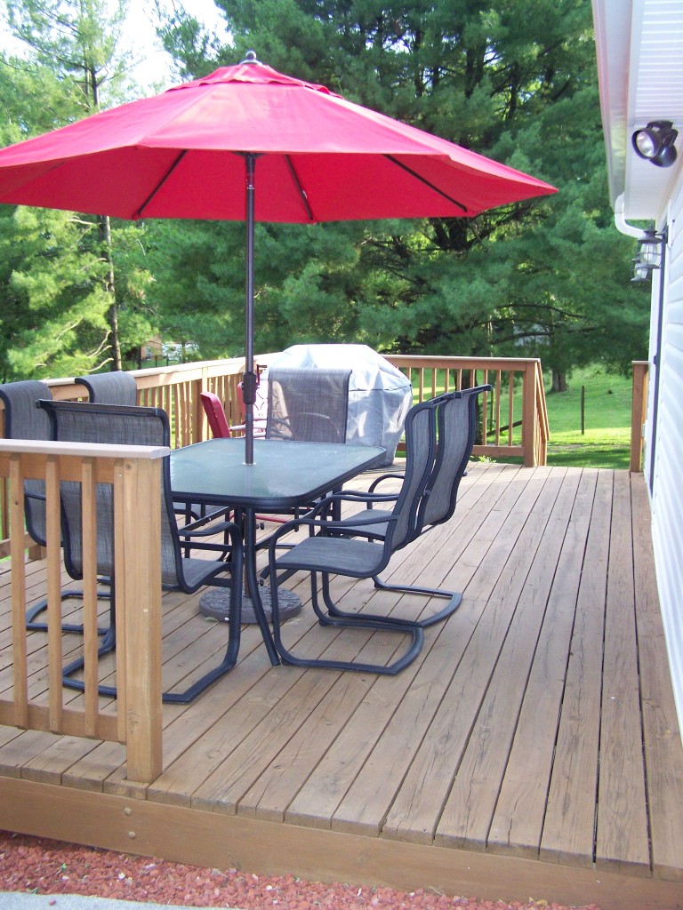 618 North Mill Road Salem, VA 24153 - Photo 17 of 26 Semi-private Back Deck