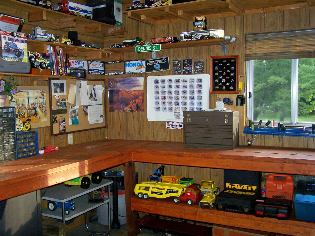618 North Mill Road Salem, VA 24153 - Photo 22 of 26 Ample Room for Work Bench