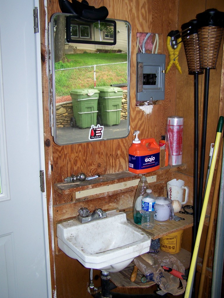618 North Mill Road Salem, VA 24153 - Photo 24 of 26 Garage w/ water & power, ideal workshop!