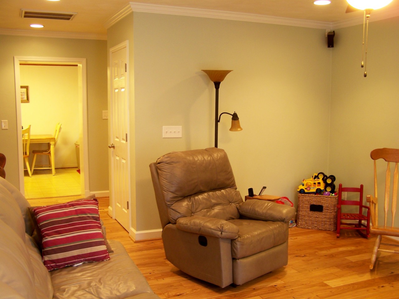 618 North Mill Road Salem, VA 24153 - Photo 6 of 26 View of Living Room toward Kitchen