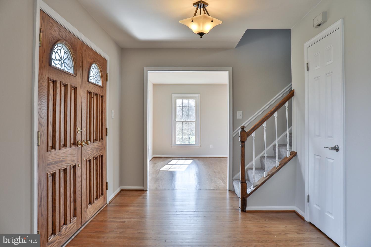 5423 Rilian Court Burke, VA 22015 - Photo 11 of 67 Inviting entryway with natural light.