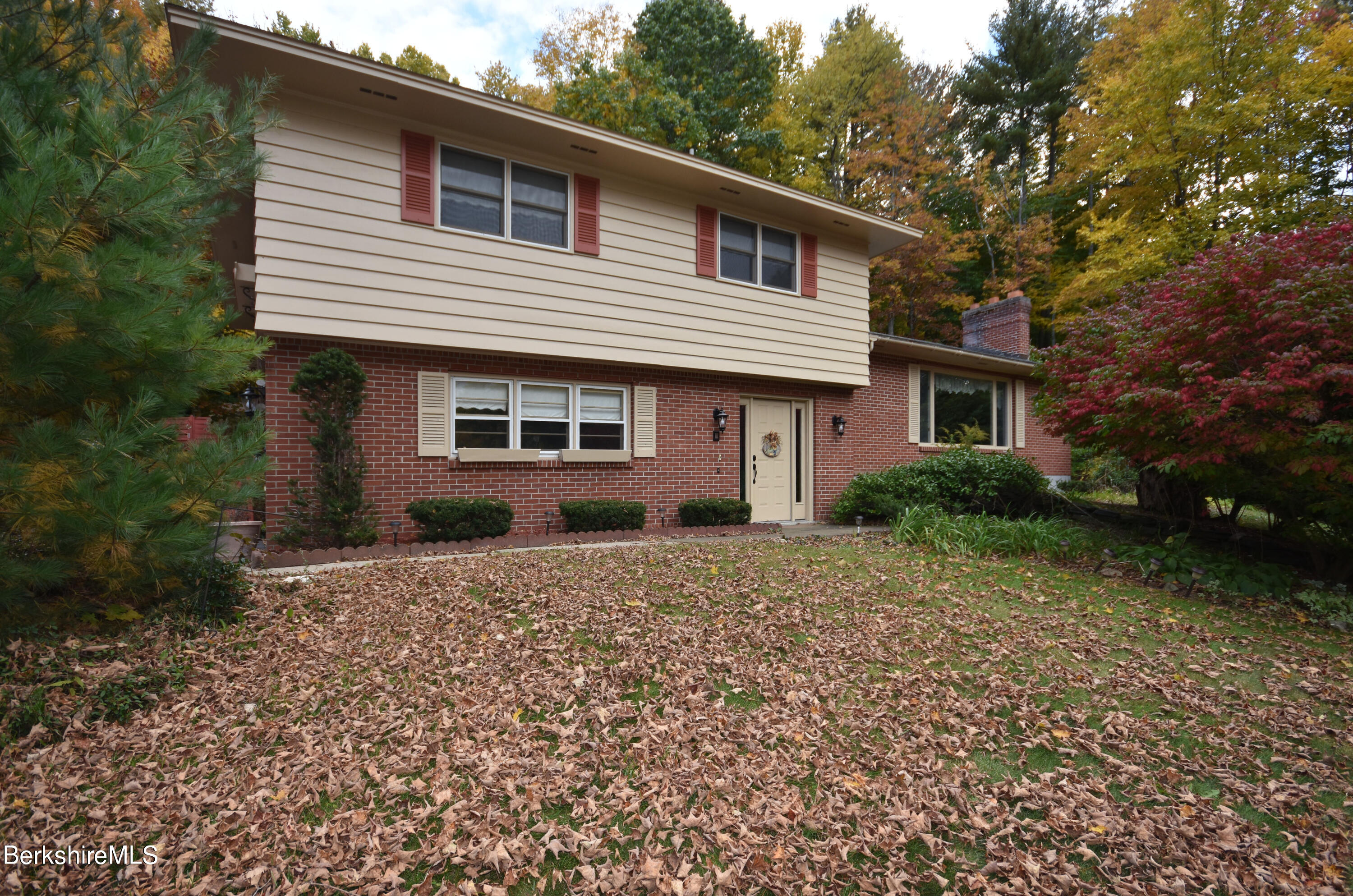 775 East New Lenox Road Pittsfield, MA 01201 - Photo 1 of 46 Exterior