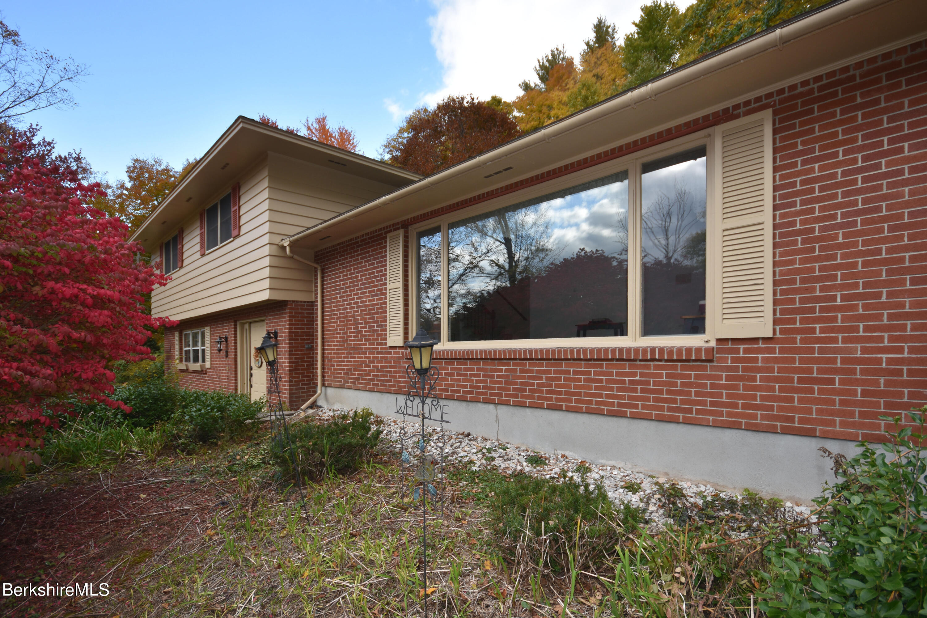 775 East New Lenox Road Pittsfield, MA 01201 - Photo 2 of 46 Exterior