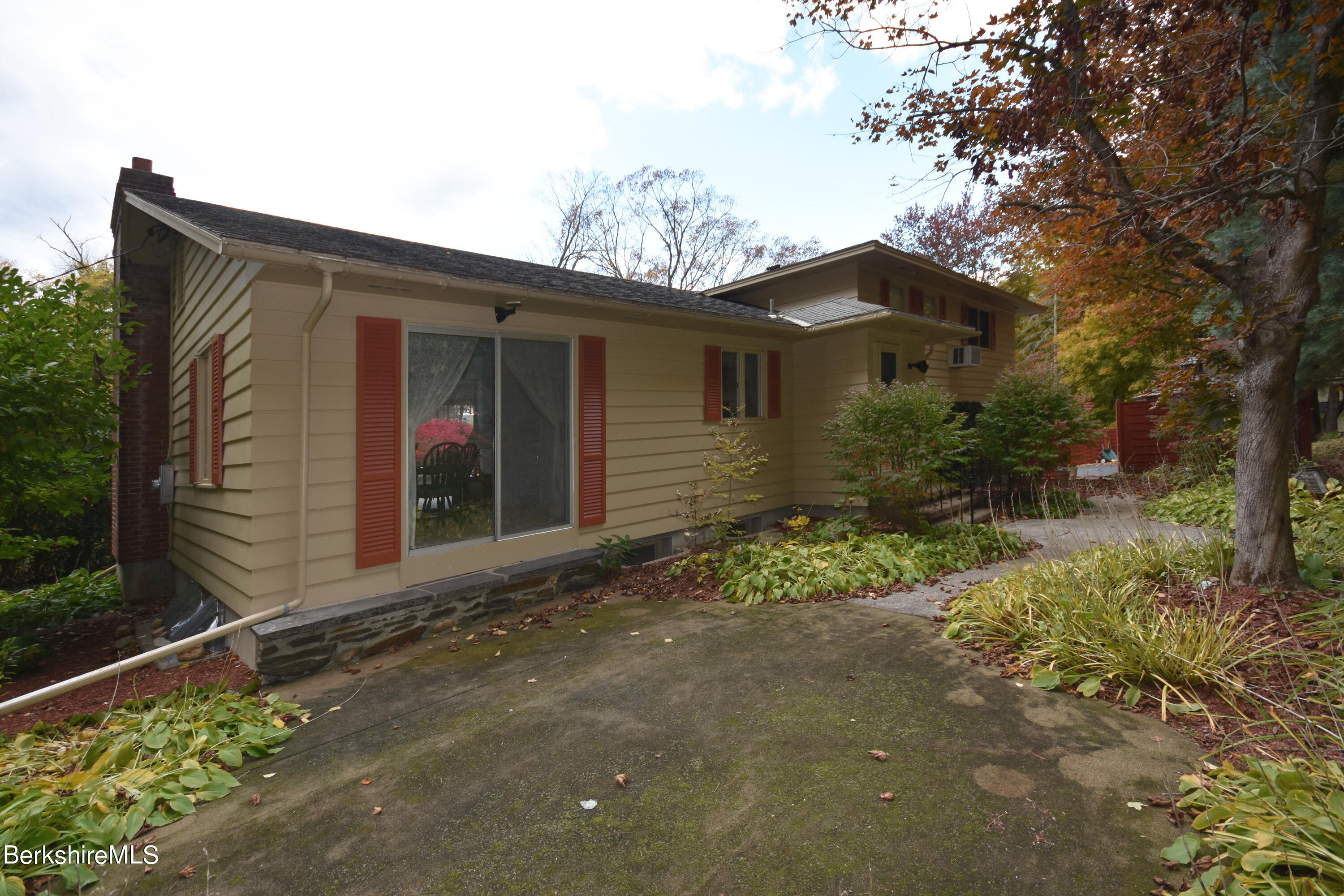 775 East New Lenox Road Pittsfield, MA 01201 - Photo 41 of 46 Exterior