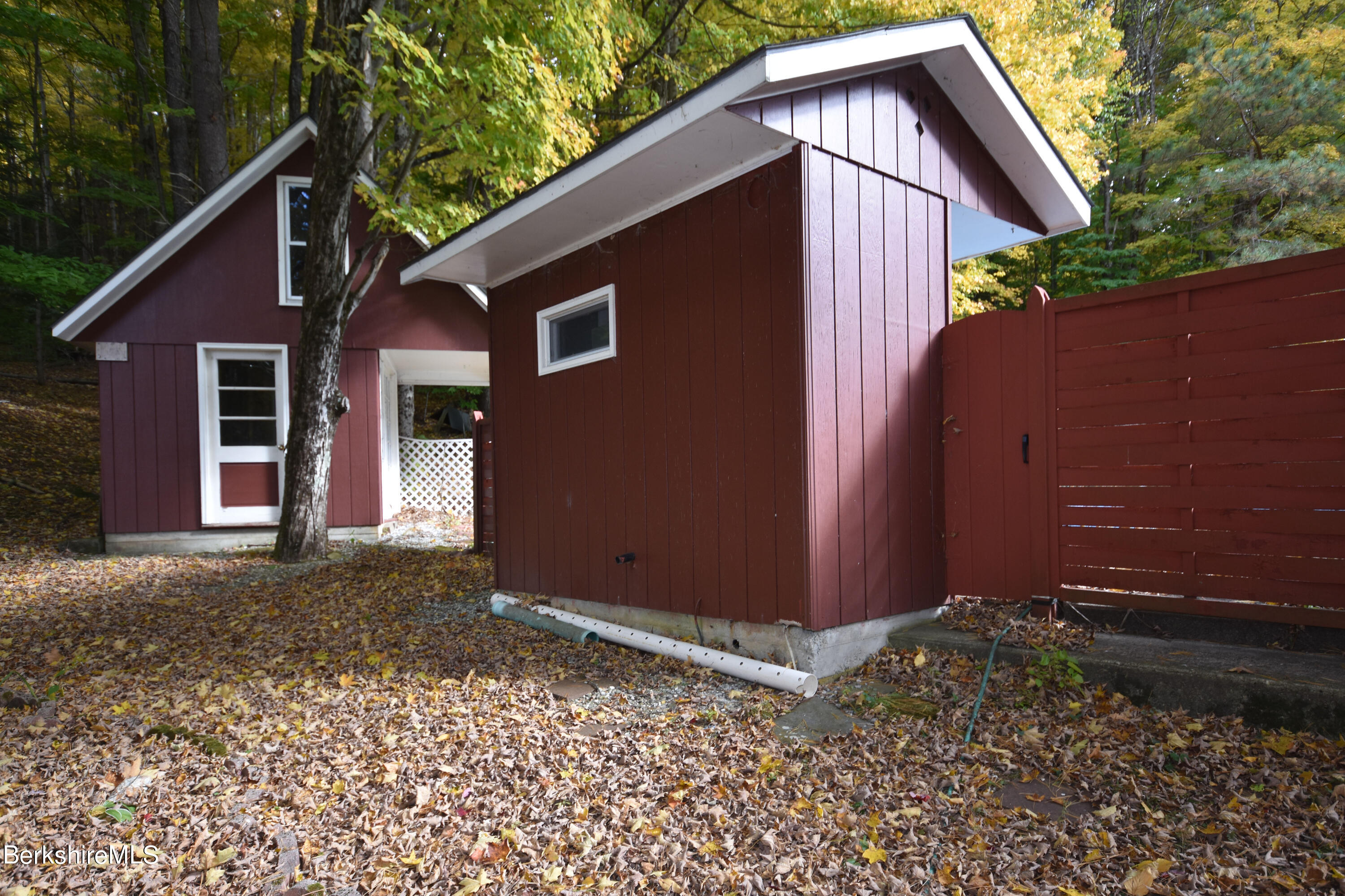 775 East New Lenox Road Pittsfield, MA 01201 - Photo 45 of 46 Exterior