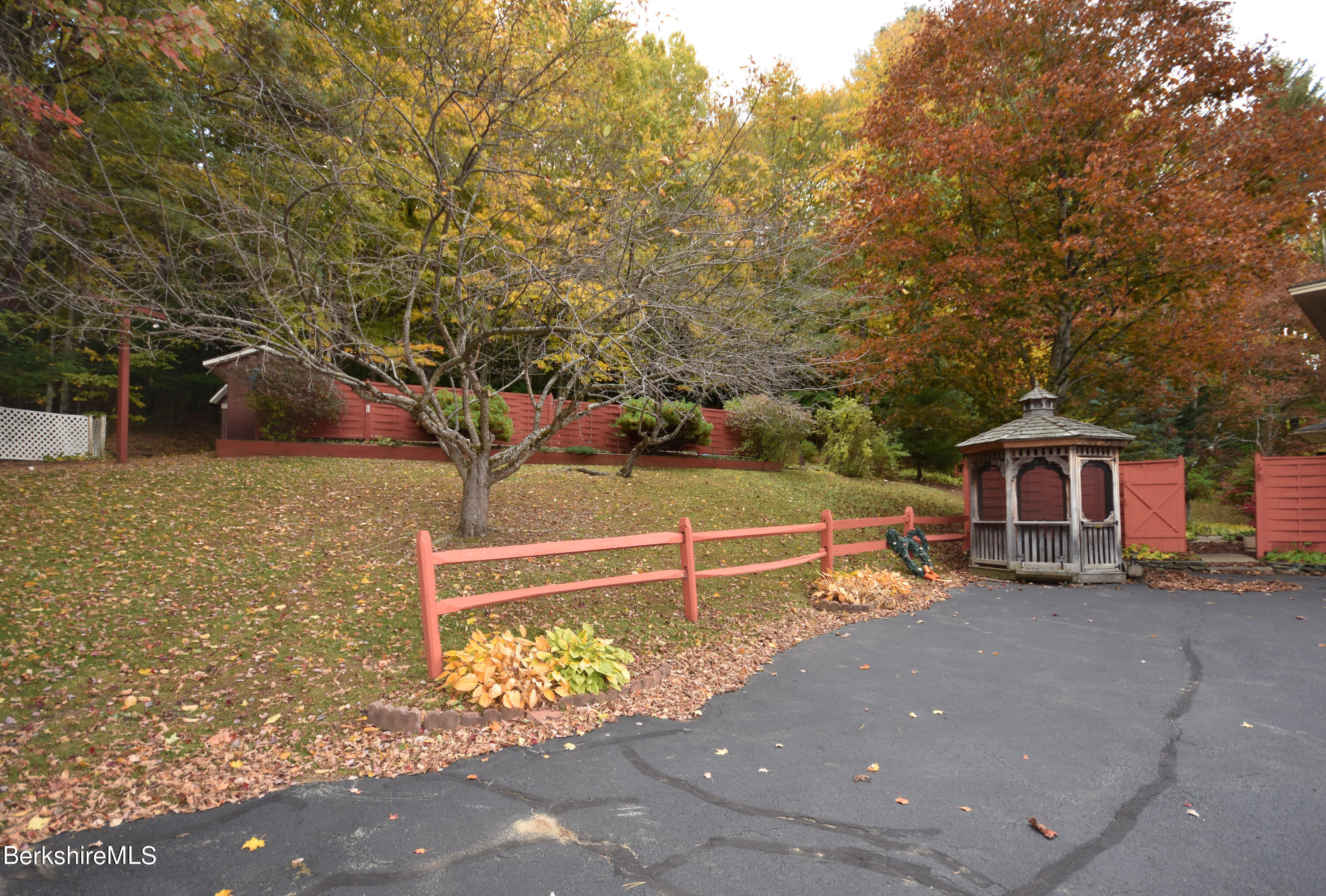 775 East New Lenox Road Pittsfield, MA 01201 - Photo 46 of 46 Exterior