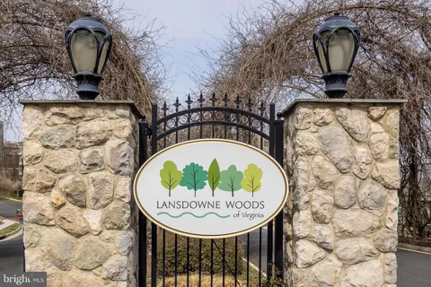 $470,000 | 19355 Cypress Ridge Terrace, Unit 219, Leesburg, VA 20176