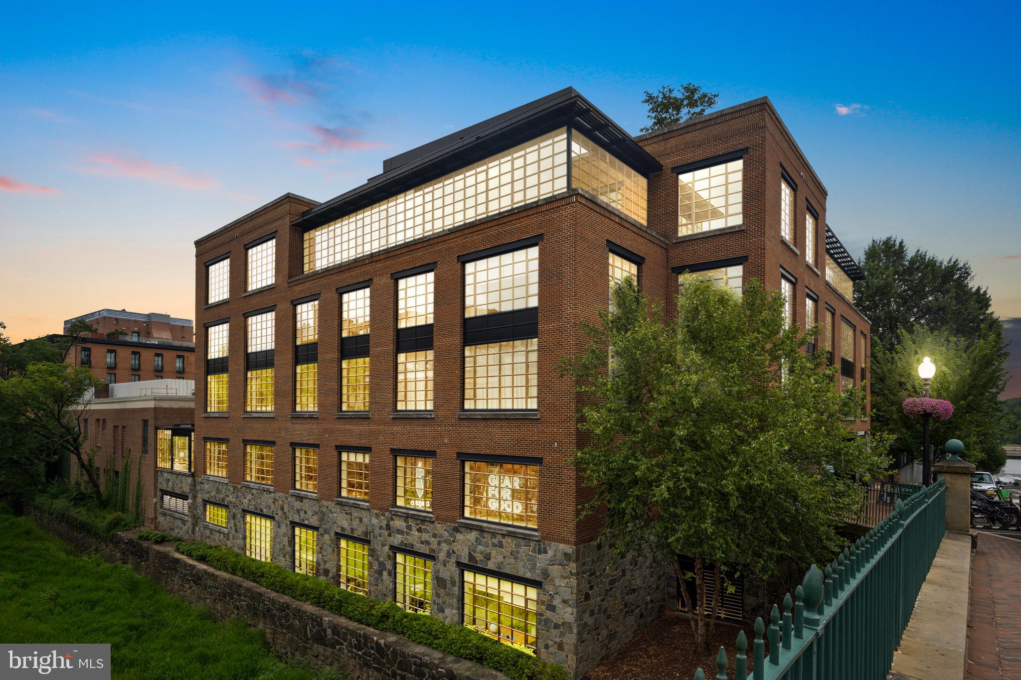 1055 Wisconsin Avenue Northwest, Unit 4E Washington, DC 20007 - Photo 53 of 58 a front view of a building