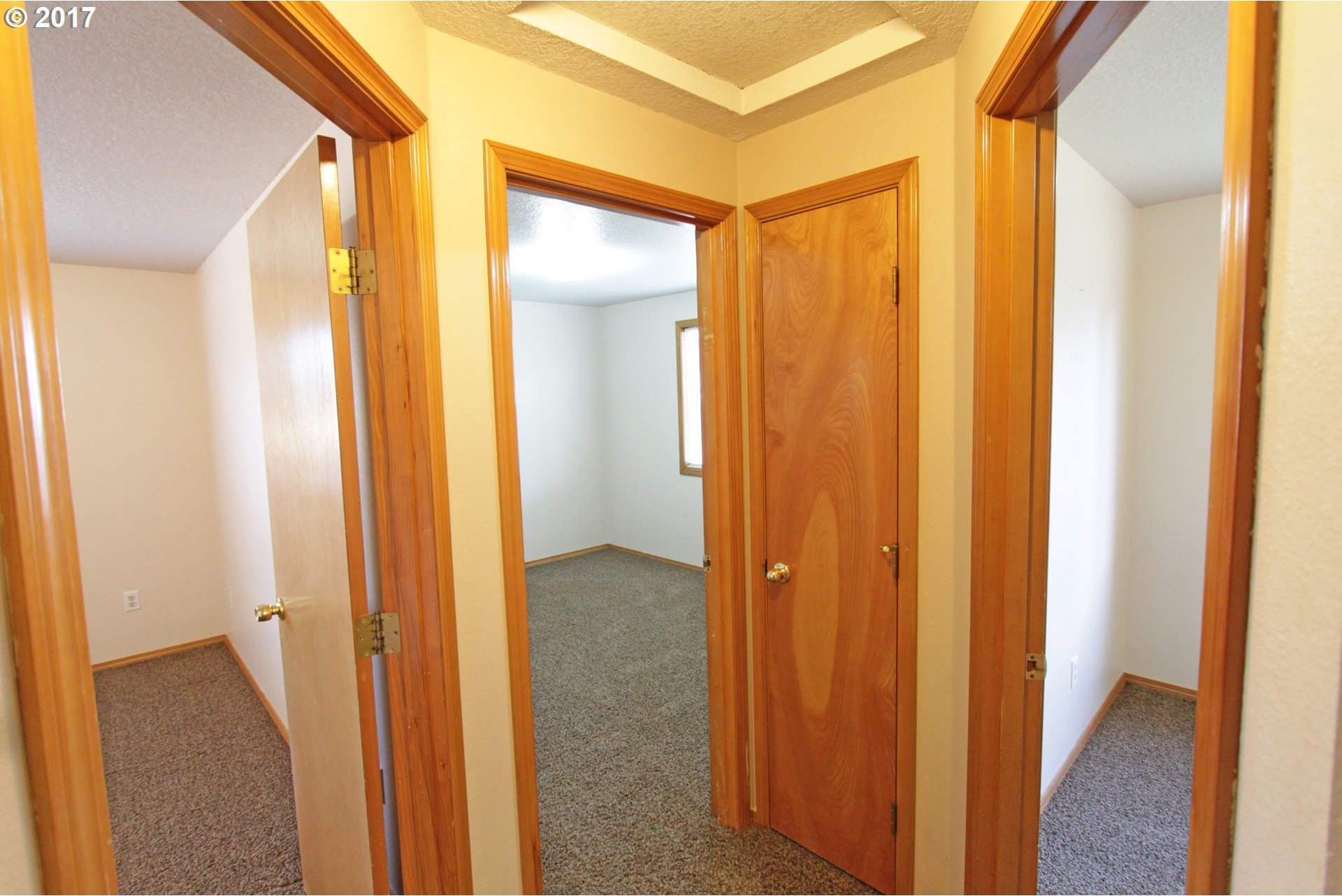 11625 Southeast Washington Street Portland, OR 97216 - Photo 12 of 17 Gallery Image 12