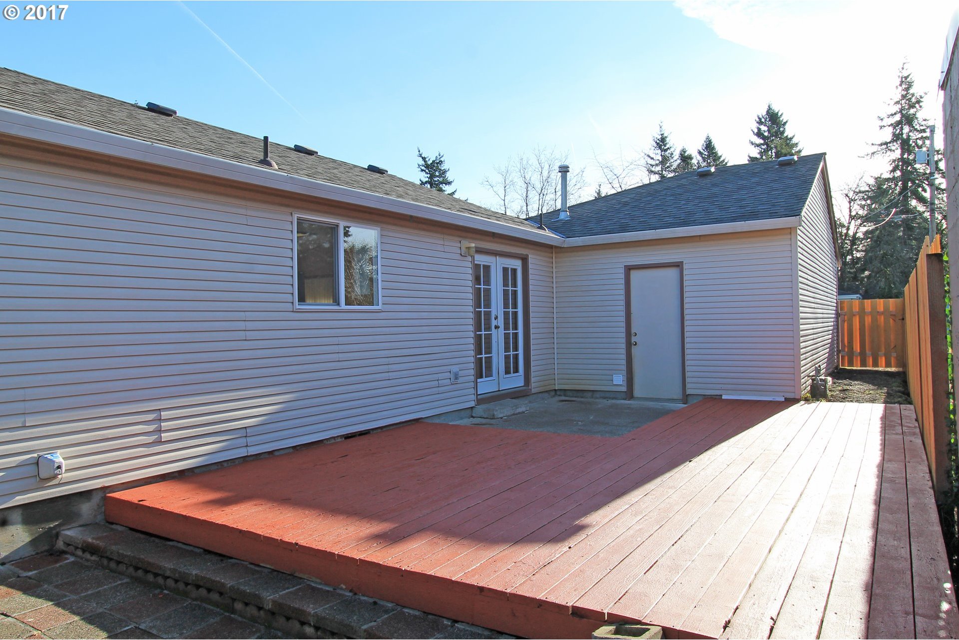 11625 Southeast Washington Street Portland, OR 97216 - Photo 5 of 17 Gallery Image 5