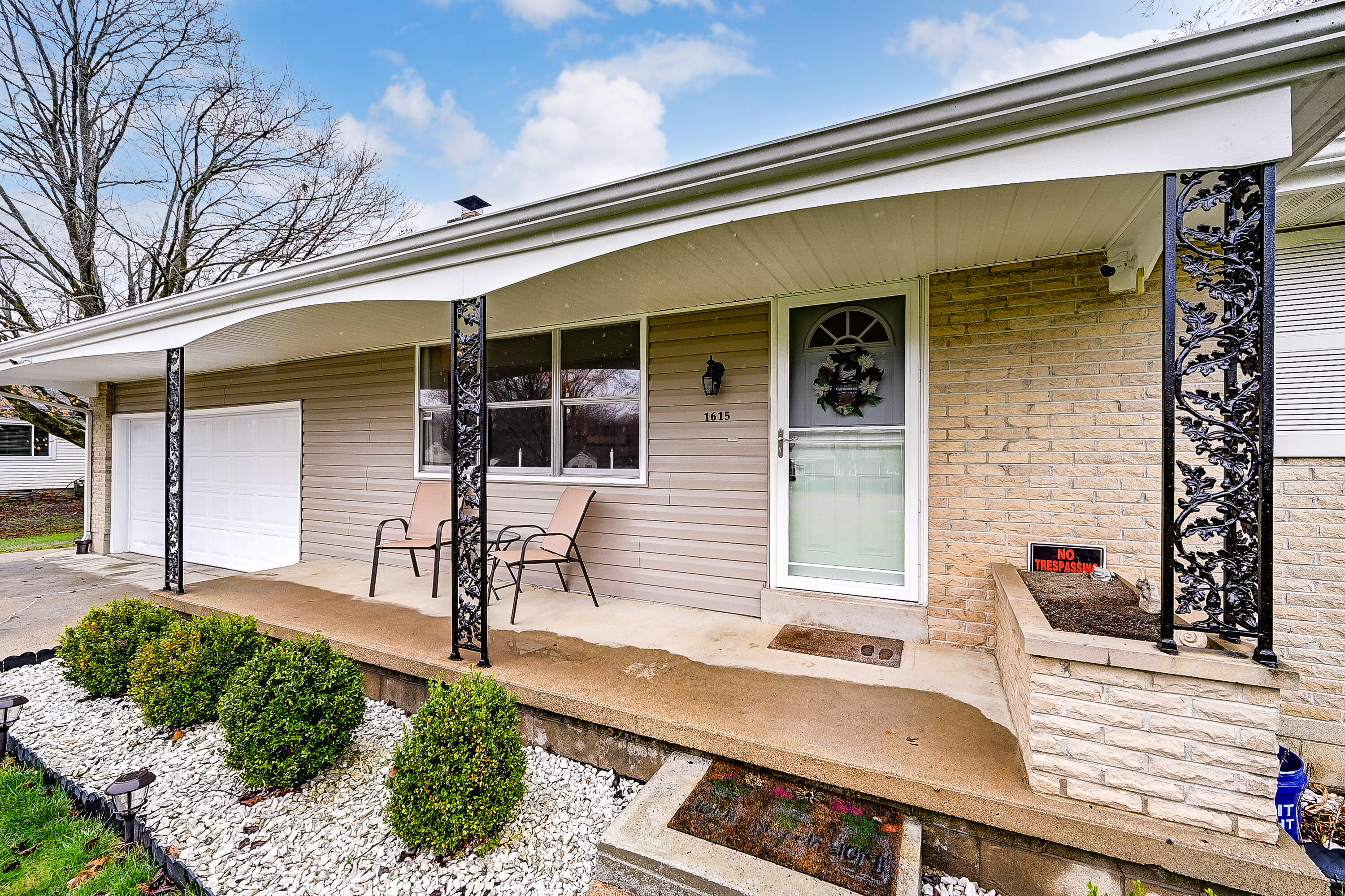1615 Ridgeway Drive Springfield, OH 45506 - Photo 1 of 46