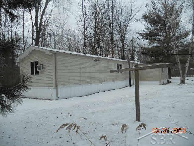 6295 Maple Road Vassar, MI 48768 - Photo 8 of 9 20351858-7.JPG