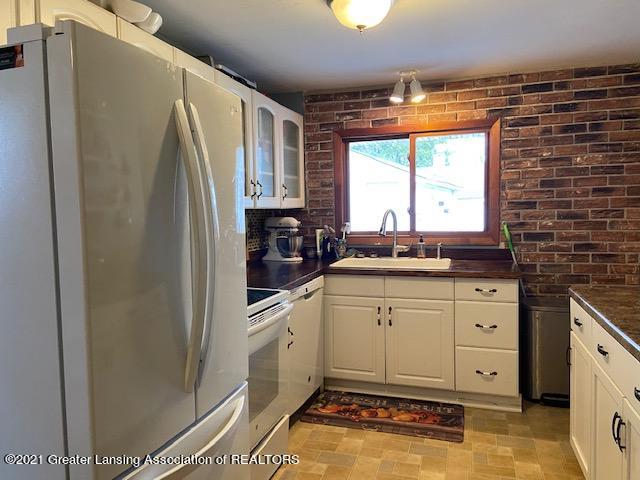 5609 Sleight Road Bath, MI 48808 - Photo 8 of 22 kitchen1