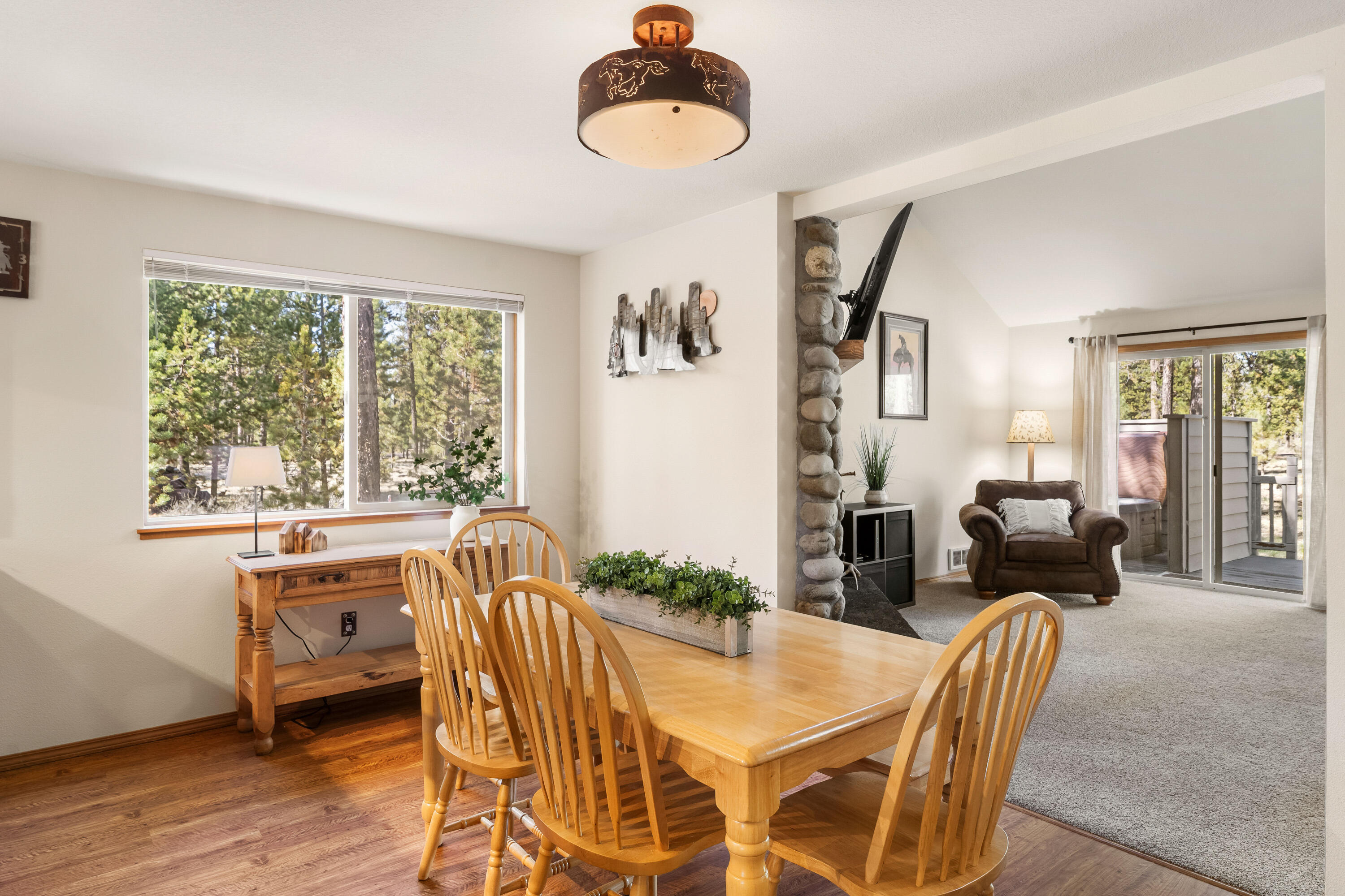 57711 Splitrock Lane, Unit 12 Sunriver, OR 97707 - Photo 6 of 21 Dining Area