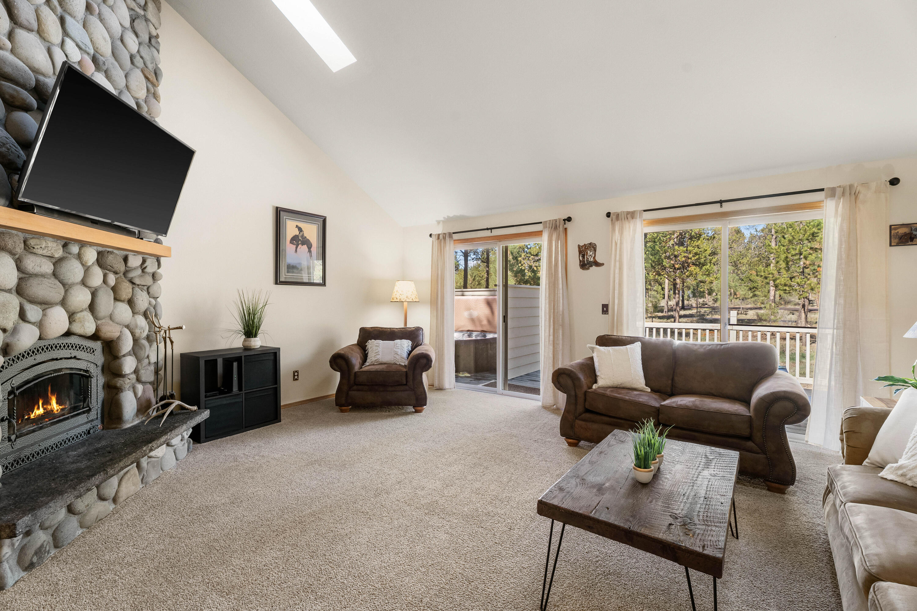 57711 Splitrock Lane, Unit 12 Sunriver, OR 97707 - Photo 7 of 21 Great Room
