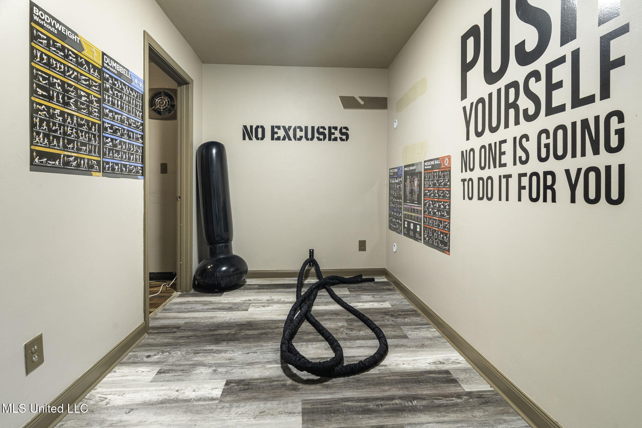 212 Harmony Street McComb, MS 39648 - Photo 21 of 23 22-web-or-mls-212 Harmony (14)